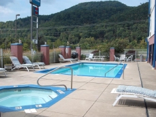 Mountain Inn and Suites Pool